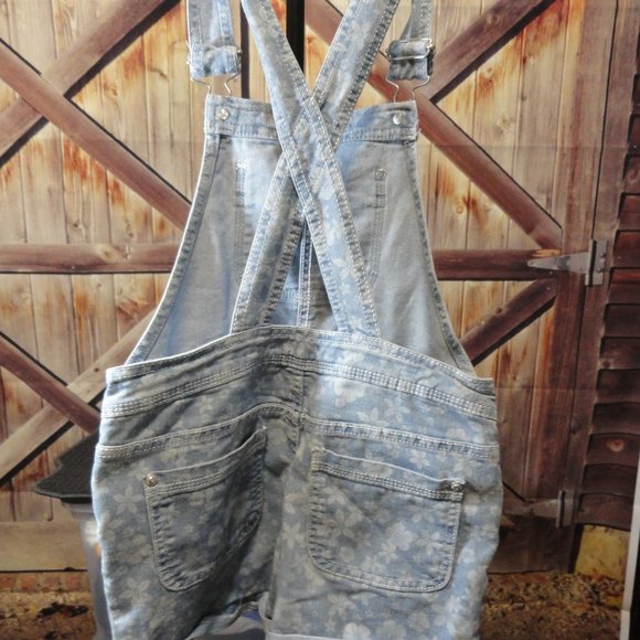 Jordache Distressed Floral Denim Girls Overall Shorts~LG 10-12~Cute~ - Picture 2 of 8